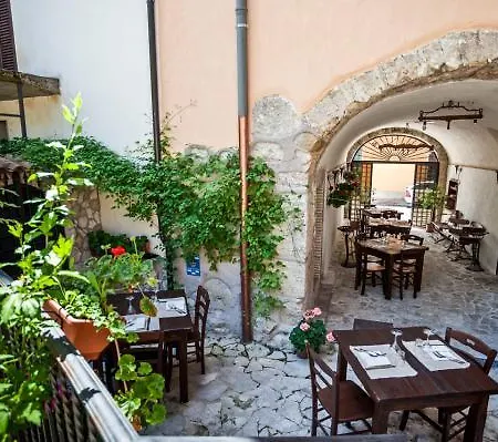 Corte De Guasconi 3* Avezzano